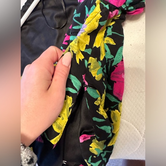 ZARA Floral Long Sleeve Crop Top - Picture 3 of 3